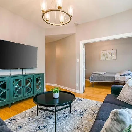 Logan Sq 4br - Free Parking - Near Nightlife & Dt Apartment Chicago