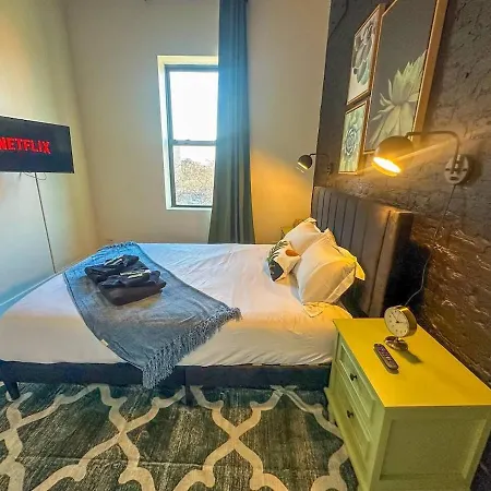 Cozy 3br Modern Smoke Ok Unit Near Mccormick Chicago