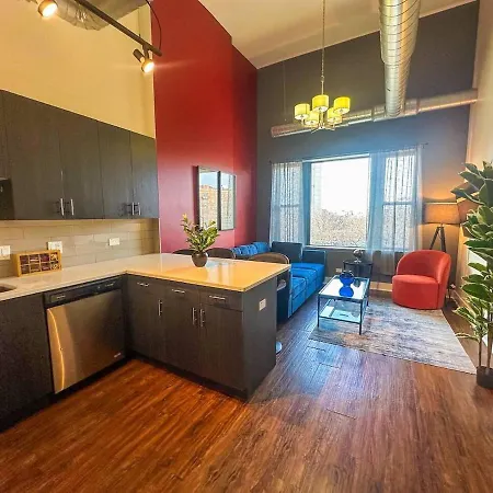 Cozy 3br Modern Smoke Ok Unit Near Mccormick Apartment