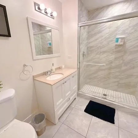Apartment Smoke Ok 2br Retreat Near Mccormick Chicago