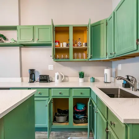 Logan Sq 4br - Free Parking - Near Nightlife & Dt Chicago