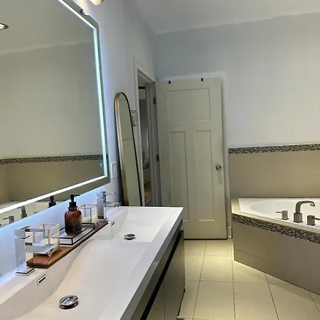 2level Duplex With Jaccuzi-gem In 4bd&3ba *