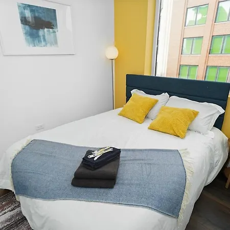 4br South Loop By Soldier Field Area Apartment Chicago