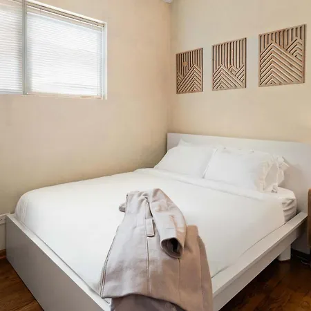 Pool Table, Pingpong, Arcade, 2-car Parking, 3 Floors Apartment Chicago