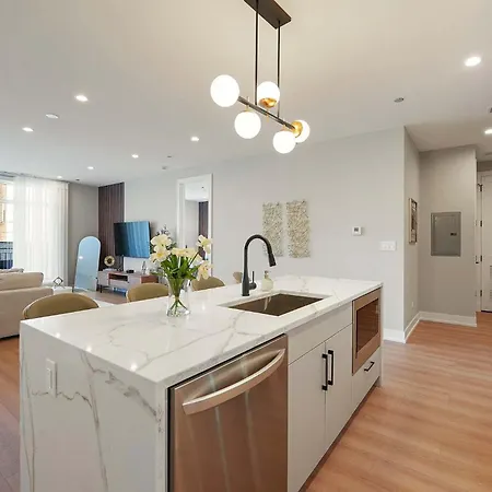 Apartment Modern By Med District With Parking & Laundry Chicago