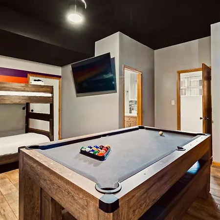 Pool Table, Pingpong, Arcade, 2-car Parking, 3 Floors *