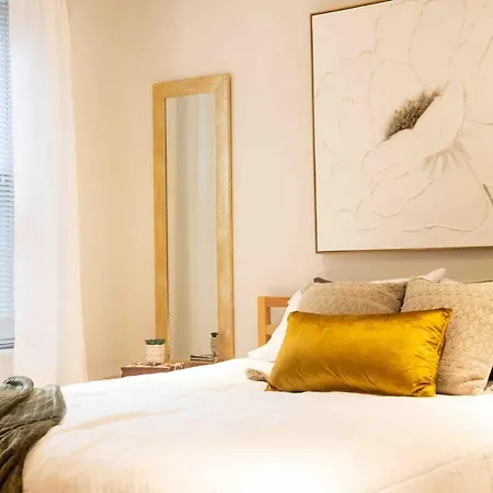 Apartment 2level Duplex With Jaccuzi-gem In 4bd&3ba *