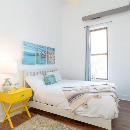 Mccormick Place 3br/2ba/optional Parking *