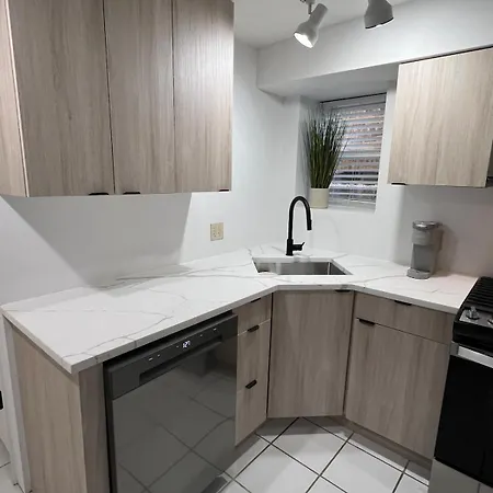 Apartment Private 2br 2ba Heart Of Boystown Walk To Wrigley *