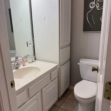 Apartment Two Bedroom West Loop
