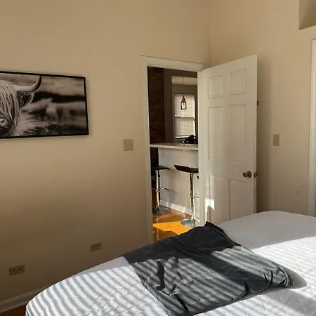 Two Bedroom West Loop Apartment Chicago