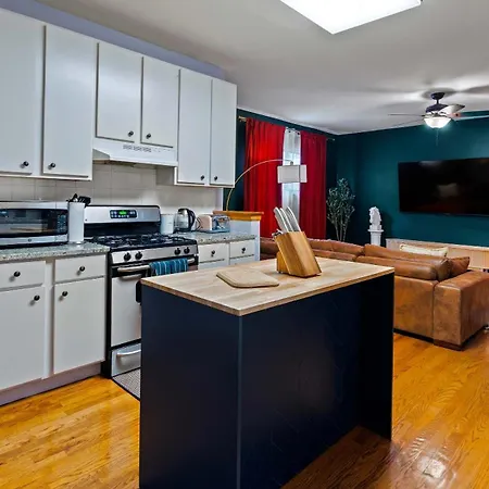 Pool Table, Pingpong, Arcade, 2-car Parking, 3 Floors *