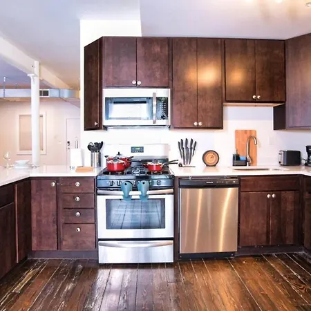 Apartment Mccormick 4br Huge Unit W/ Pool Table | Sleeps 10