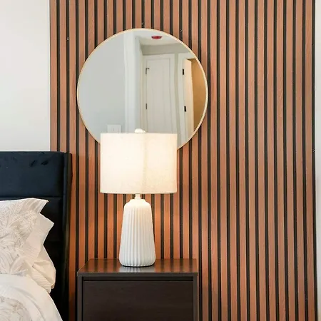 Apartment Modern By Med District With Parking & Laundry *