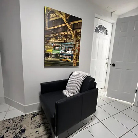 Private 2br 2ba Heart Of Boystown Walk To Wrigley * Chicago