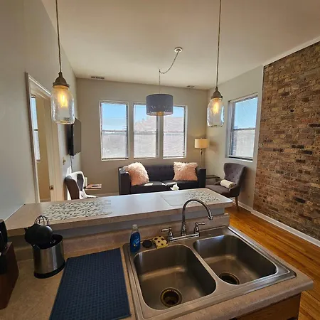 Two Bedroom West Loop Apartment *