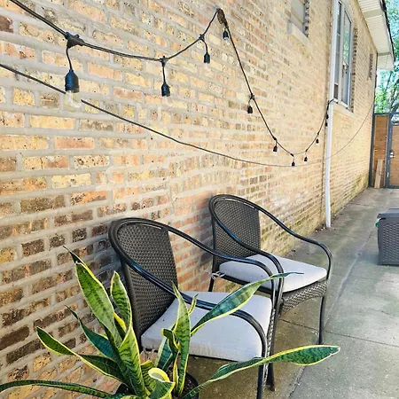 2level Duplex With Jaccuzi-gem In 4bd&3ba Chicago