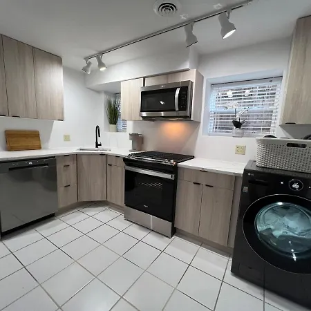 Private 2br 2ba Heart Of Boystown Walk To Wrigley Apartment Chicago