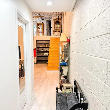 Comfort West Urban Loft House Apartment