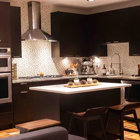 Apartment 2level Duplex With Jaccuzi-gem In 4bd&3ba Chicago