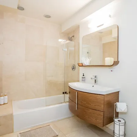 King Bed L Cta L United Center L Near Kasama L Patio *