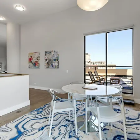 Downtown Penthouse 11parking Gym Pvt Patio