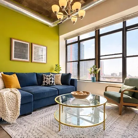 Apartment Convenient Cozy 2br Loft With Optional Parking For 8 Guests Near Mccormick Place, Soldier Field And Lakefront Trail *