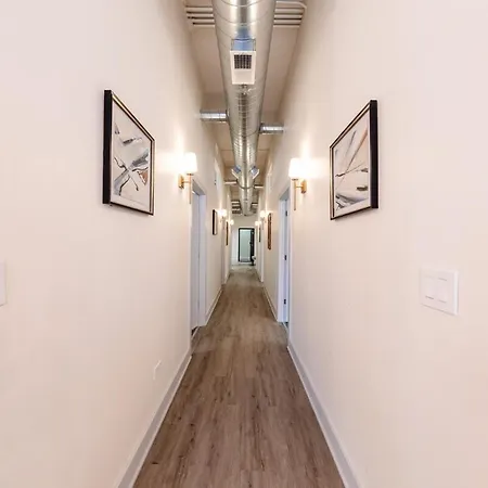Luxury 6br Loft Perfect For 12 Guests With Skyline Views, Optional Parking And Gym Access Near Mccormick Place And Soldier Field * Chicago