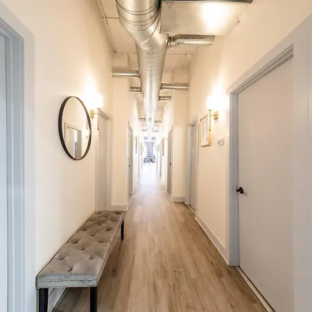 Luxury 6br Loft Perfect For 12 Guests With Skyline Views, Optional Parking And Gym Access Near Mccormick Place And Soldier Field Apartment