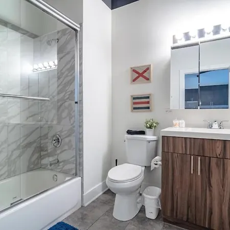 Mccormick Place Spacious 3br Family Heaven Sleeps 10 Guests With Optional Parking And Gym Access Near Downtown And Soldier Field Chicago