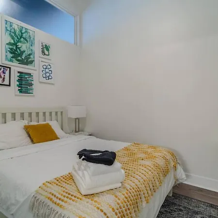 Apartment Mccormick Place Spacious 3br Family Heaven Sleeps 10 Guests With Optional Parking And Gym Access Near Downtown And Soldier Field Chicago