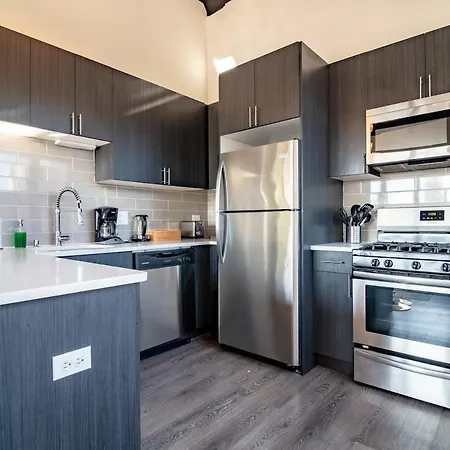 Mccormick Place 2br Spacious Corner Unit With Optional Parking Sleeps 6 Guests Near Soldier Field And Grant Park Apartment *