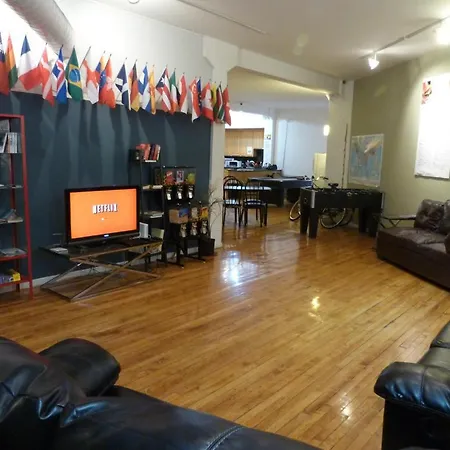 Hostel Ihsp Chicago Inn At Damen Cta Chicago