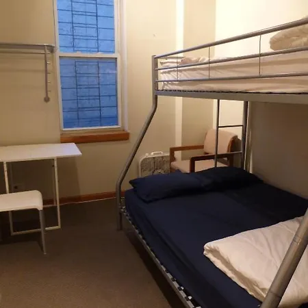 Ihsp Chicago Inn At Damen Cta Hostel