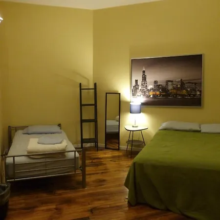 Hostel Ihsp Chicago Inn At Damen Cta *
