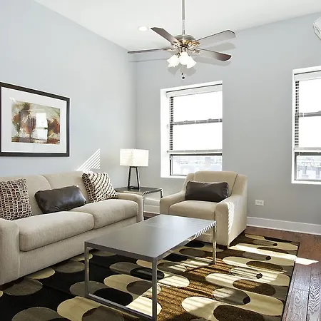 Two-bedroom On N Milwaukee Avenue Apt 4f *