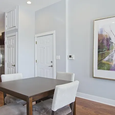 Apartment Two-bedroom On N Milwaukee Avenue Apt 4f