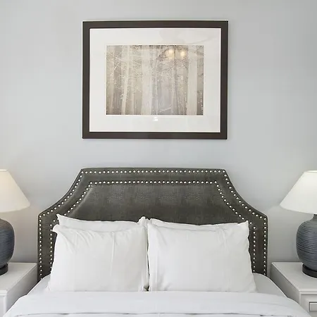 Two-bedroom On N Milwaukee Avenue Apt 4f
