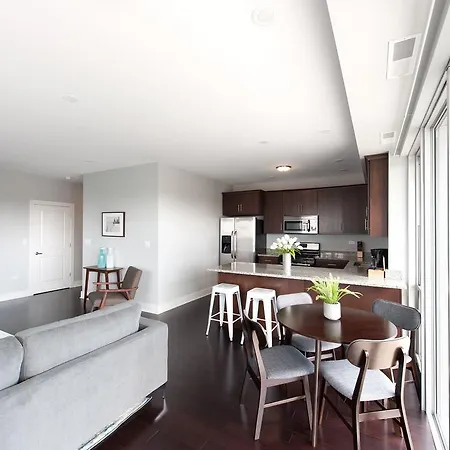 Two-bedroom On W Randolph Street Apt 6a Chicago