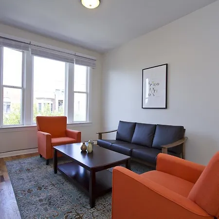 Apartment Three-bedroom On W Division Street Apt 3f