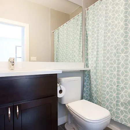 Three-bedroom On N Damen Avenue Apt 2e * Chicago