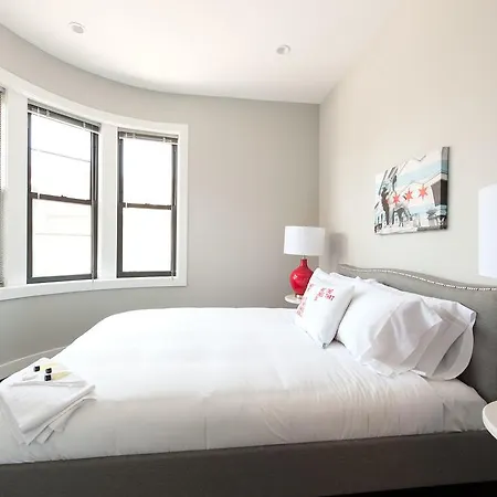 Three-bedroom On N Damen Avenue Apt 2e Apartment