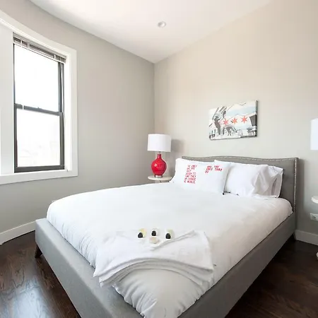 Three-bedroom On N Damen Avenue Apt 2e Apartment