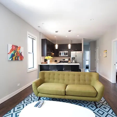 Apartment Three-bedroom On N Damen Avenue Apt 2e *