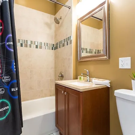 Three-bedroom On W Division Street Apt 3f Chicago