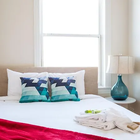 Three-bedroom On W Division Street Apt 3f