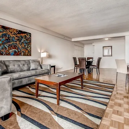 Global Luxury In Downtown Chicago