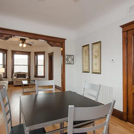 Apartment Lakewood 3 Chicago