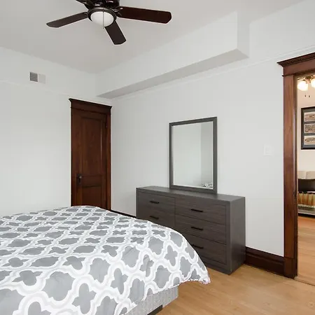 Lakewood 3 Apartment