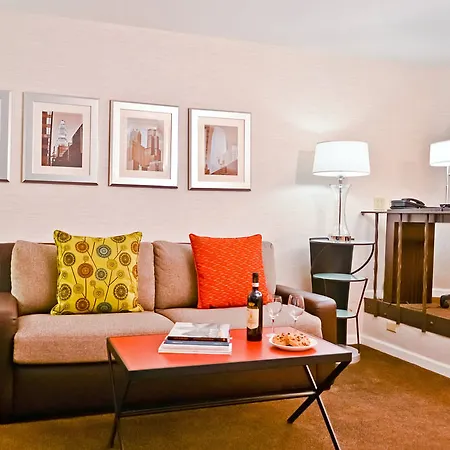 Hotel The Collection Magnificent Mile 4*